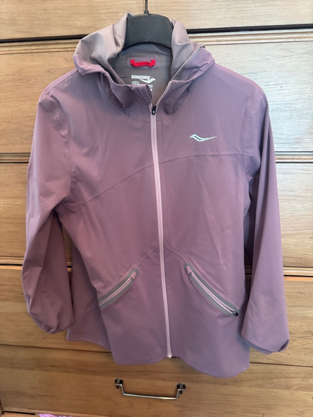 Saucony running jacket she’ll